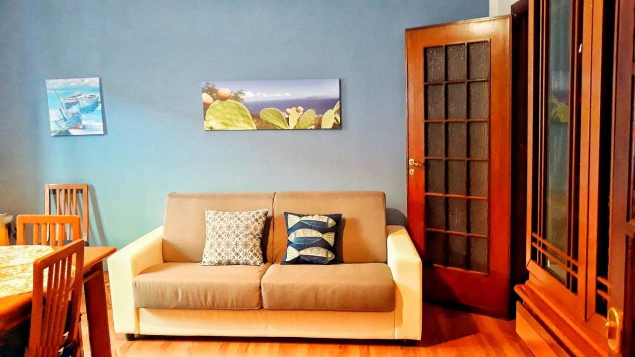 Casa Vacanza La Isla Bonita อิโซลา เดลเล เฟมมิเน ภายนอก รูปภาพ