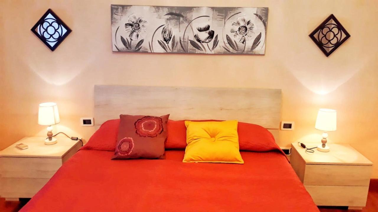Casa Vacanza La Isla Bonita อิโซลา เดลเล เฟมมิเน ภายนอก รูปภาพ